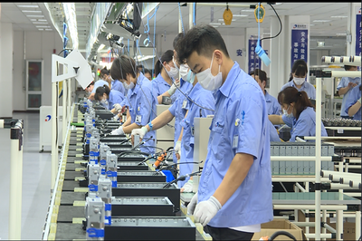 同方湖北宜城工廠首批“鯤鵬”臺式電腦順利下線，開啟國產計算機新篇章